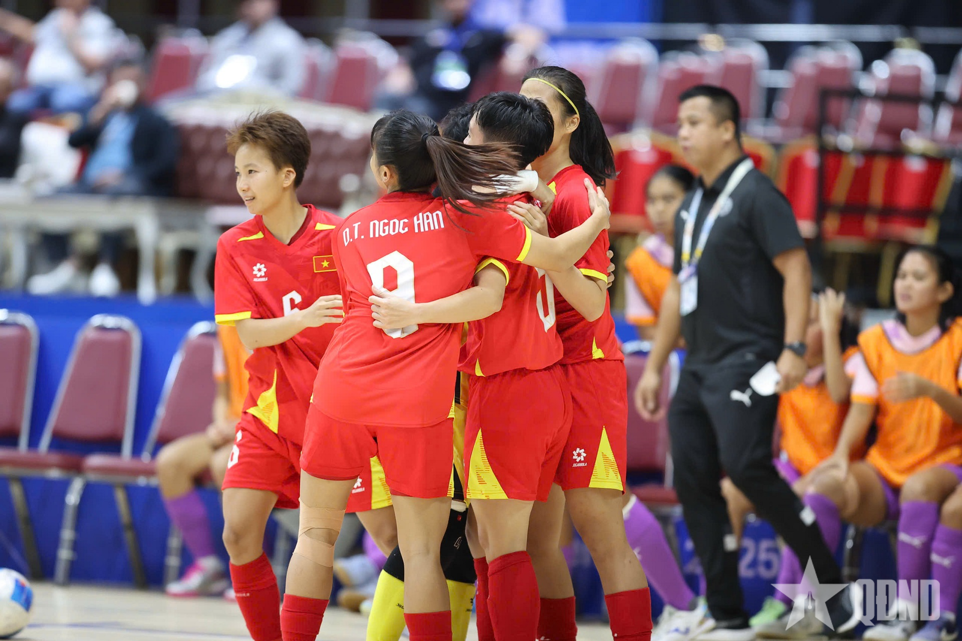 Thắng Philippines, futsal nữ Việt Nam vào chung kết SEA Games 33